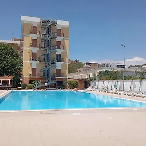 Dei Pini 4*, Porto Empedocle Italië