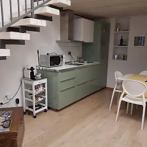 Domus Navigli , Milán Italia