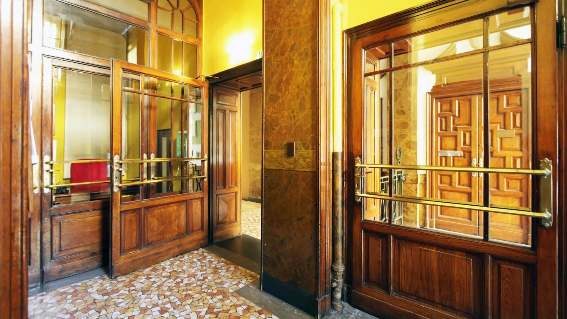Ca Bela - Certosa Suites Milano 0*,  Italien