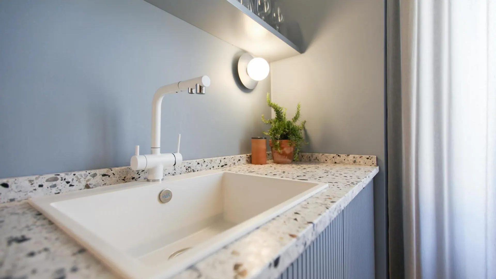 Ca Bela - Certosa Suites Milano 0*,  Italien